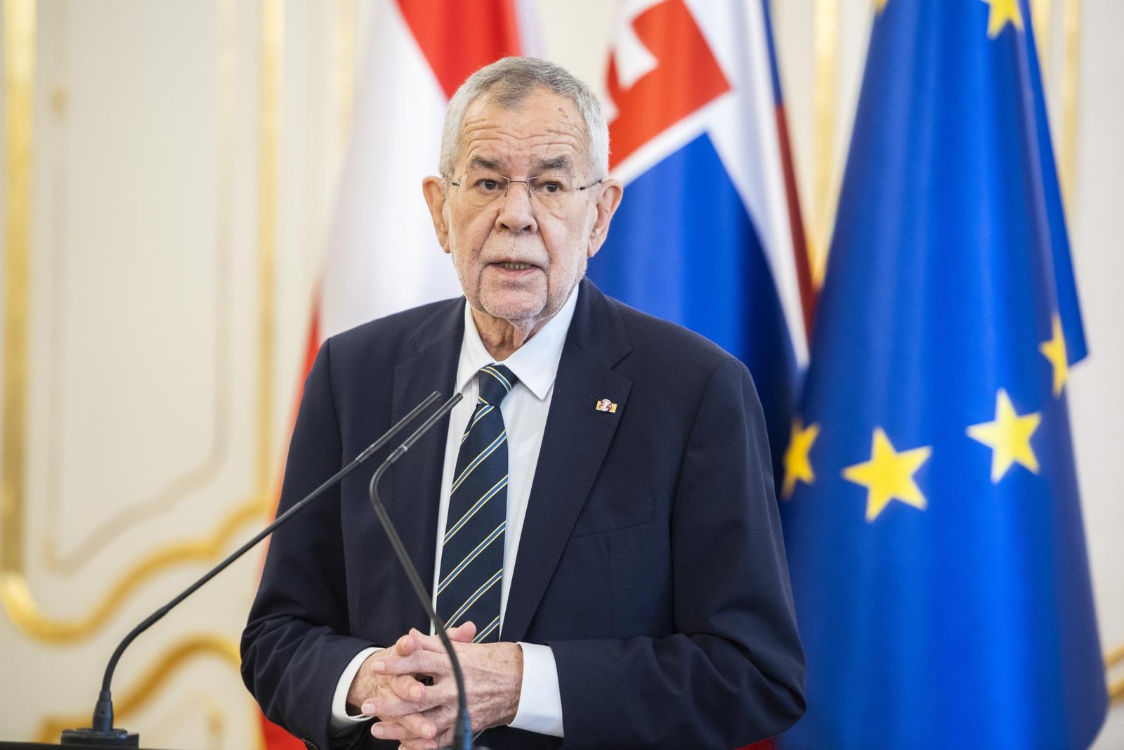 "myslel som si, že sa zastaví pri kryme." rakúsky prezident van der bellen pripustil, že putina zle odhadol „Myslel som si, že sa zastaví pri Kryme.“ Rakúsky prezident Van der Bellen pripustil, že Putina zle odhadol