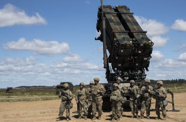 25765 patriot 640x420.jpg Šéfovia diplomacií členských štátov NATO sa dohodli, že nájdu systémy protivzdušnej obrany pre Ukrajinu