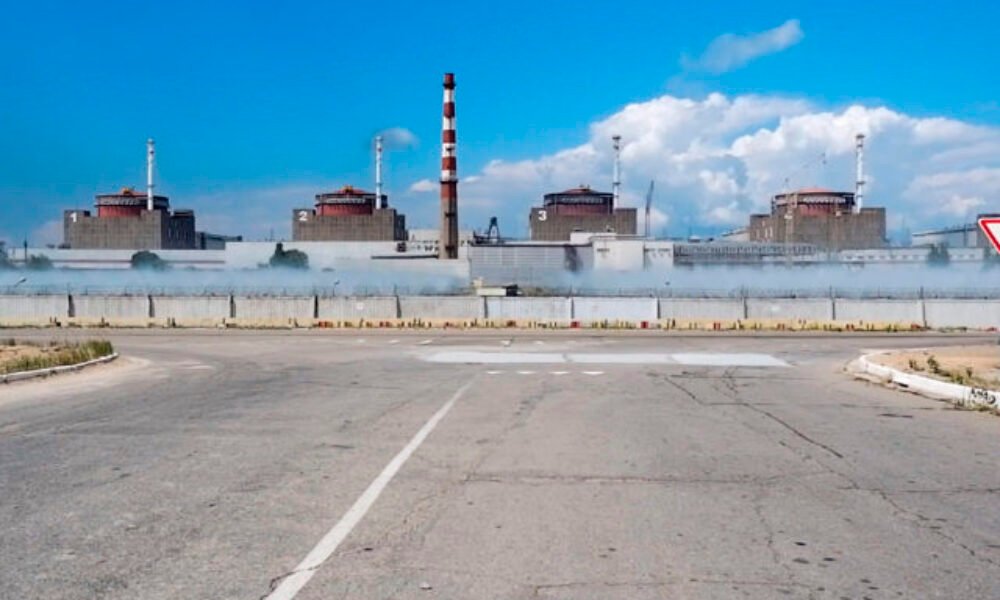 Na Zaporižžskú jadrovú elektráreň pod kontrolou Rusov údajne zaútočili ukrajinské drony