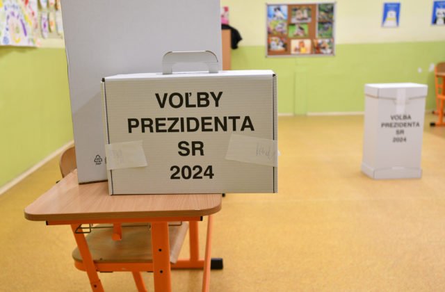 33007 6610d63b3d9e6524310969 640x420.jpg Nevhodný nápis na tričku či odvolenie za inú osobu. Počas volebného dňa zaznamenala polícia 24 podaní od občanov a riešila päť priestupkov