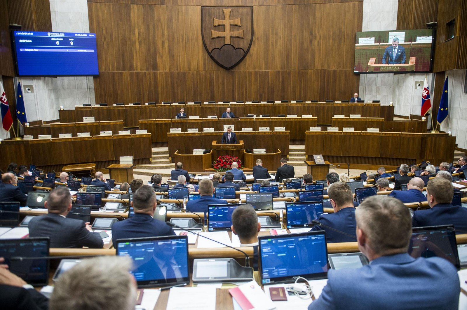 poslancov čaká stobodový program vrátane odstrelu medveďov a odvolania Šimkovičovej. o čom budú rokovať? Poslancov čaká stobodový program vrátane odstrelu medveďov a odvolania Šimkovičovej. O čom budú rokovať?