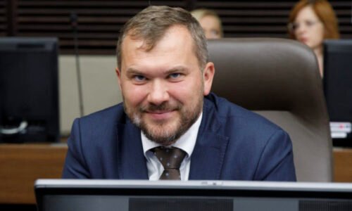 Lajky namiesto hodnôt: Slovenská politika sa podľa Karasa mení na šou a politici nezvládli prechod do éry sociálnych sietí