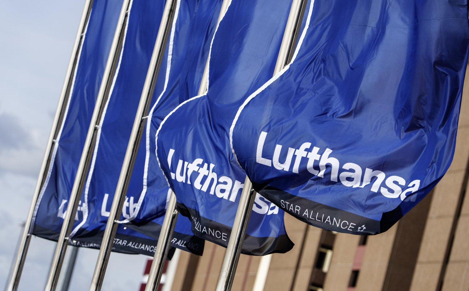 lufthansa prerušila do štvrtka lety do teheránu kvôli situácii na blízkom východe Lufthansa prerušila do štvrtka lety do Teheránu kvôli situácii na Blízkom východe
