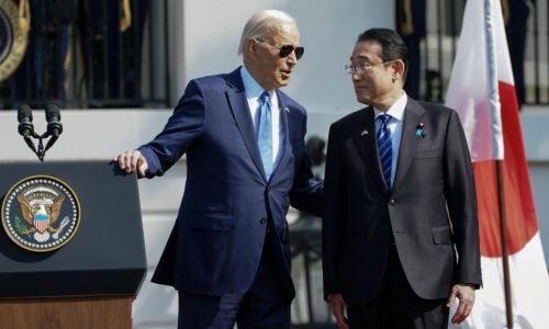 Biden hostí japonského premiéra, čaká sa posilnenie vojenskej spolupráce. Vplyv Pekingu rastie