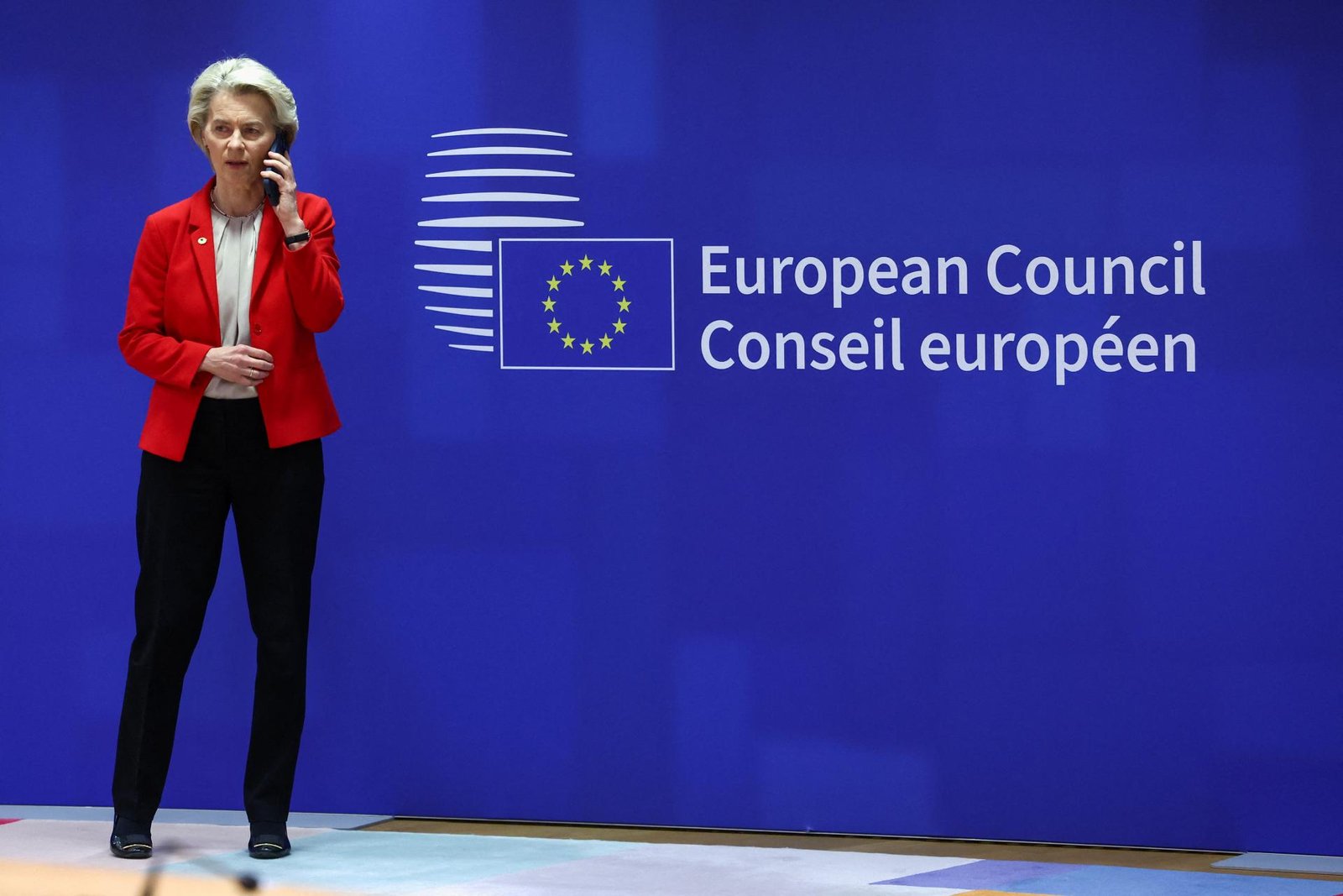 brusel tlačí na optiku, 5g a stropuje ceny. spôsobí lacnejšie hovory či sms u našich operátorov? Brusel tlačí na optiku, 5G a stropuje ceny. Spôsobí lacnejšie hovory či SMS u našich operátorov?