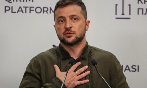 Získavame podporu, ktorú potrebujeme. Zelenskyj poďakoval Bidenovi za podpis zákona o pomoci pre Ukrajinu