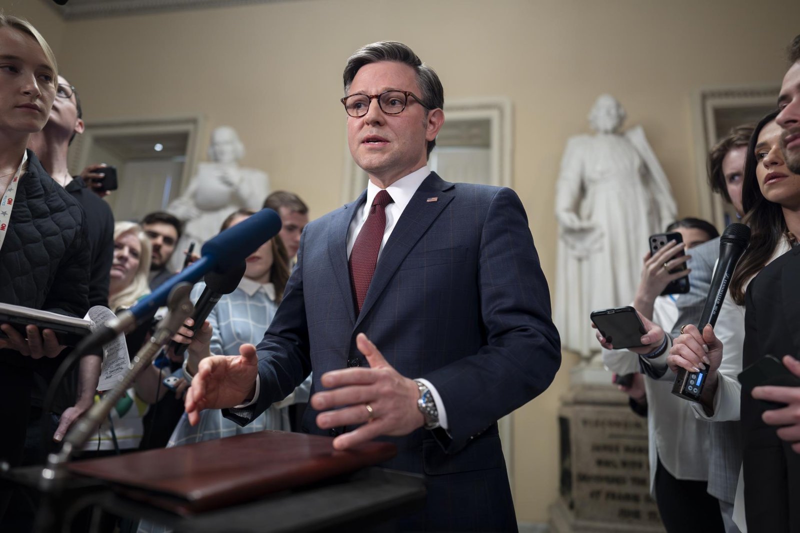 rozpory vo vnútri kongresu usa kvôli pomoci ukrajine. Čo spôsobilo obrat v názore amerických republikánov? Rozpory vo vnútri Kongresu USA kvôli pomoci Ukrajine. Čo spôsobilo obrat v názore amerických republikánov?