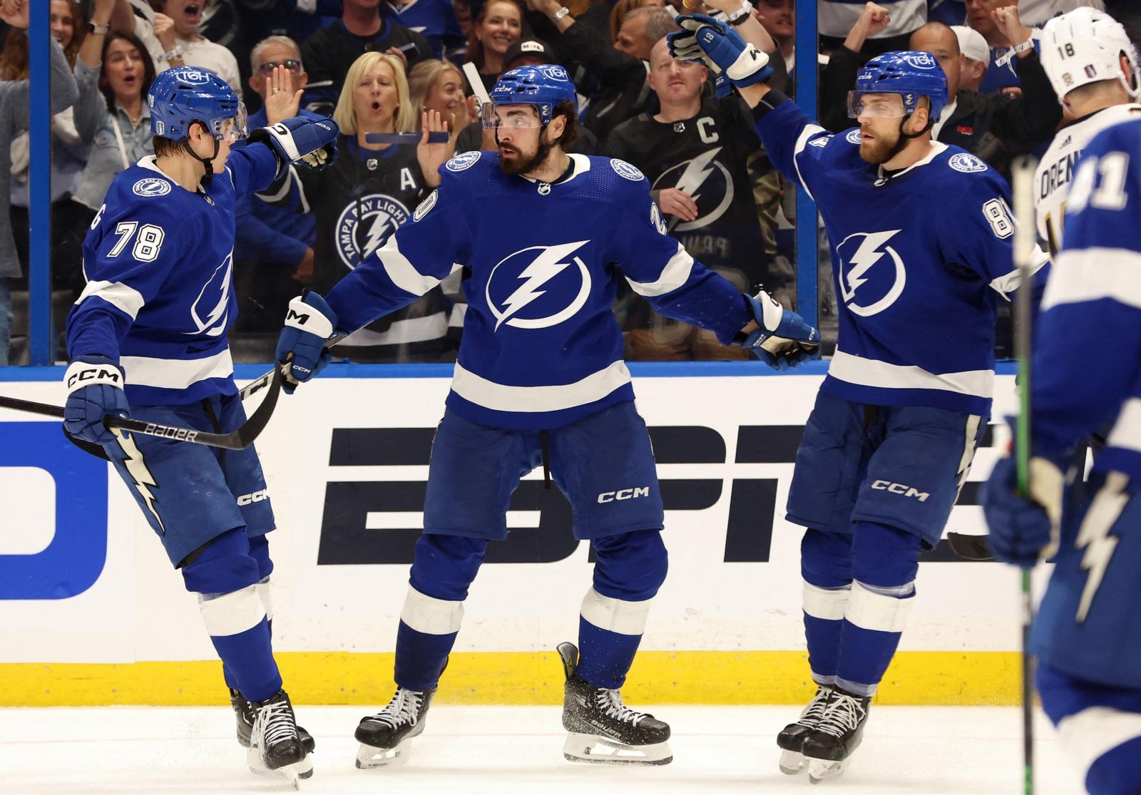 Černák asistoval, no tampa je na pokraji vyradenia Černák asistoval, no Tampa je na pokraji vyradenia