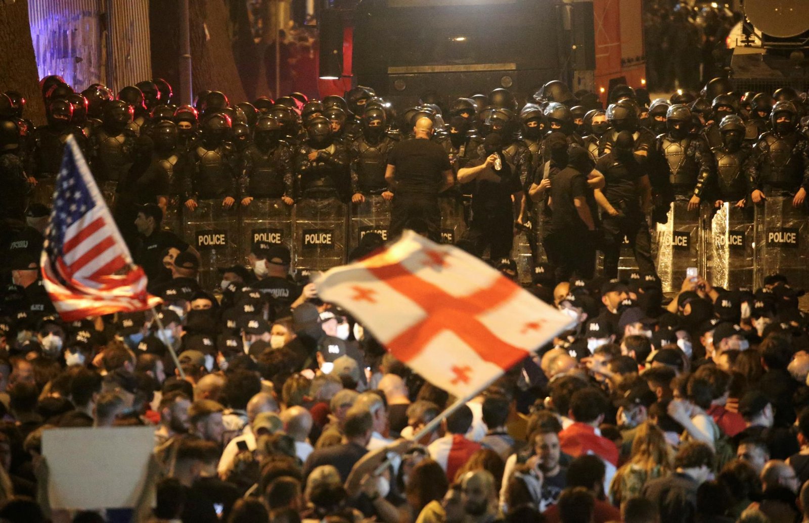 Protesty v Gruzínsku: Polícia použila proti demonštrantom v Tbilisi slzotvorný plyn Protesty v Gruzínsku: Polícia použila proti demonštrantom v Tbilisi slzotvorný plyn