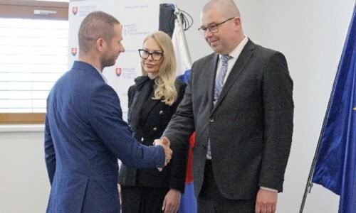Súdnictvo bude mať nových znalcov a prekladateľov, po náročných skúškach zložili slávnostný sľub (foto)