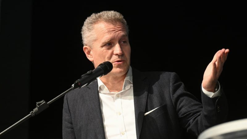 Zvrat v korupční kauze německého poslance Bystroně: Dostával „balíčky“. Přiblížil i obsah