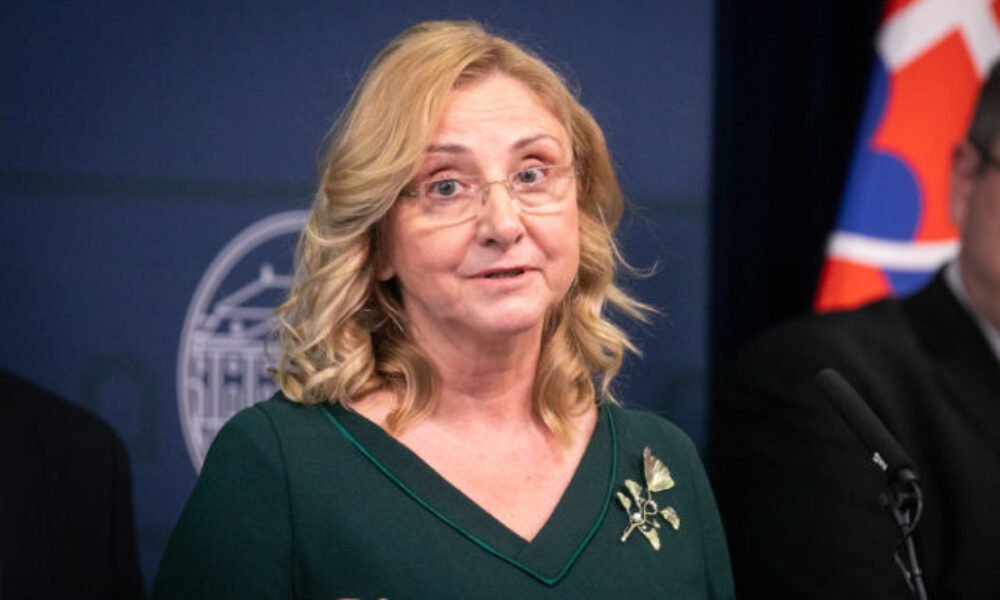 Bývalá ministerka Hroncová sa zúčastnila na Bienále v Benátkach, rezort kultúry apeluje na nerobenie hanby v zahraničí
