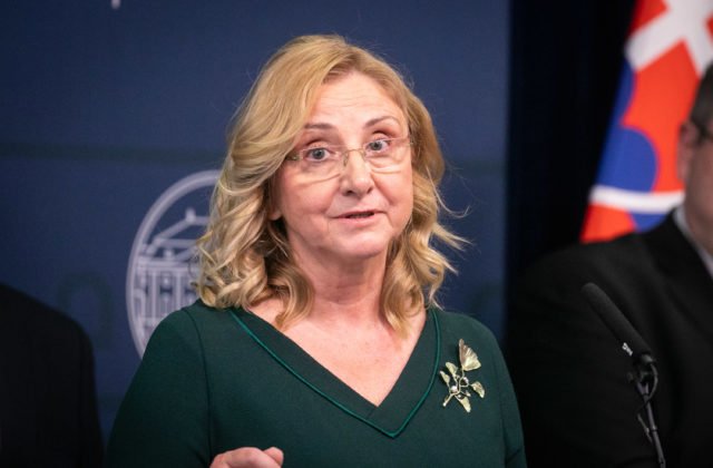52522 6462214b2852f994375352 640x420.jpg Bývalá ministerka Hroncová sa zúčastnila na Bienále v Benátkach, rezort kultúry apeluje na nerobenie hanby v zahraničí
