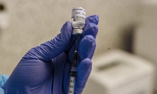 Vyjednávání o vakcínách s ředitelem Pfizeru: Evropský žalobce vyšetřuje šéfku EK
