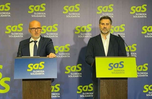 55704 sas 1 640x420.jpg Fico sa postavil za nekultúrnu ministerku Šimkovičovú, z RTVS chce podľa Gröhlinga spraviť dezinformačné médium (video)