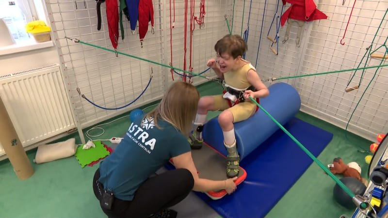 damiánek trpí vzácným syndromem. potřebuje speciální ortézy, prosí o pomoc jeho maminka Damiánek trpí vzácným syndromem. Potřebuje speciální ortézy, prosí o pomoc jeho maminka