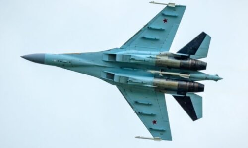 Po ukrajinskom útoku dronmi na vojenské letisko, budú musieť Rusi rozptýliť svoje lietadlá, predpokladajú Briti