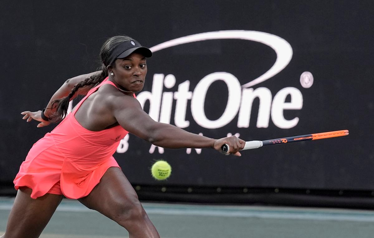 WTA Rouen: Američanka Stephensová zvládla trojsetovú bitku a získala titul