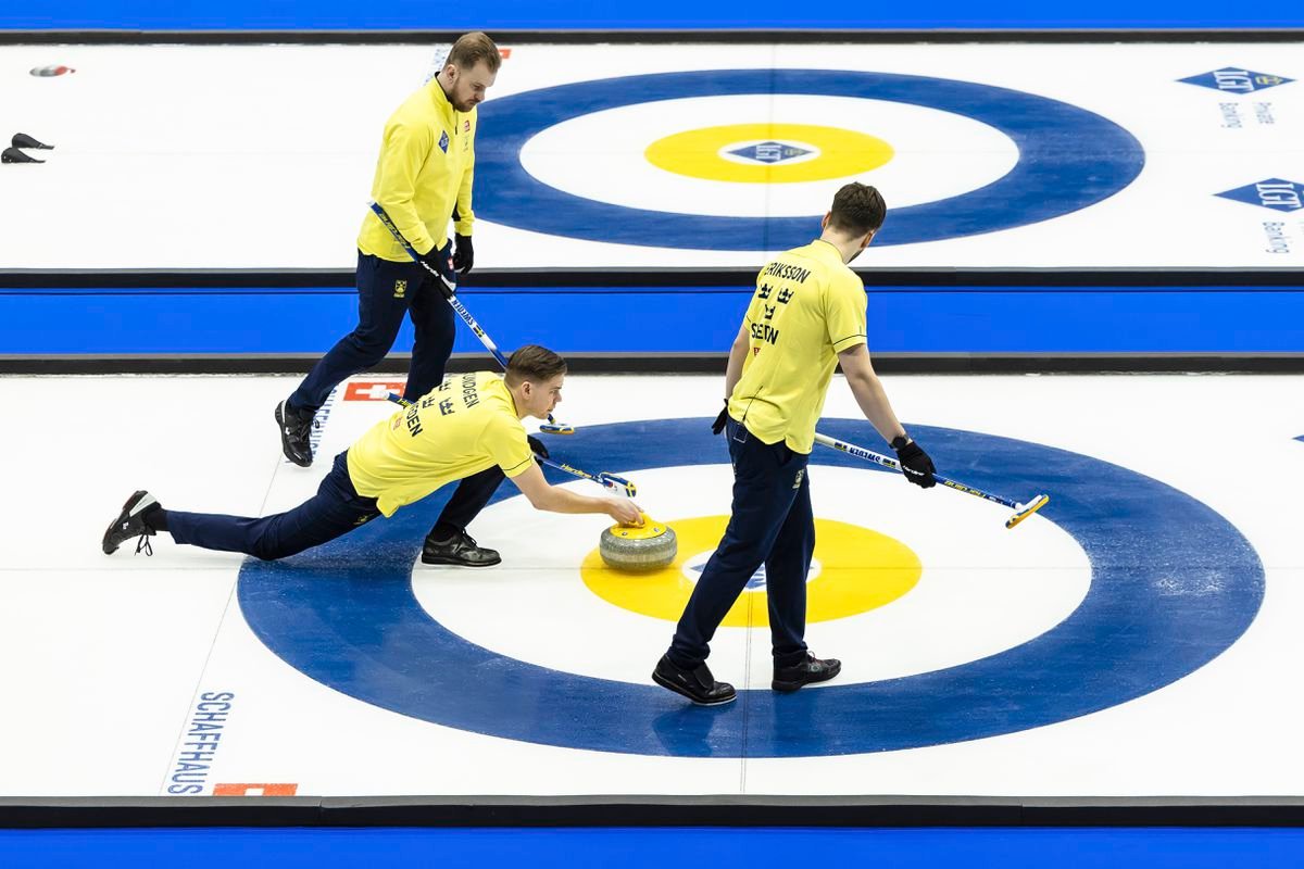 Curling: Švédi a Kanaďania mieria priamo do semifinále