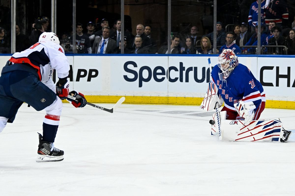 Slováci v NHL Martin Fehérváry trestuhodne zlyhal v obrovskej šanci, z Erika Černáka išiel strach