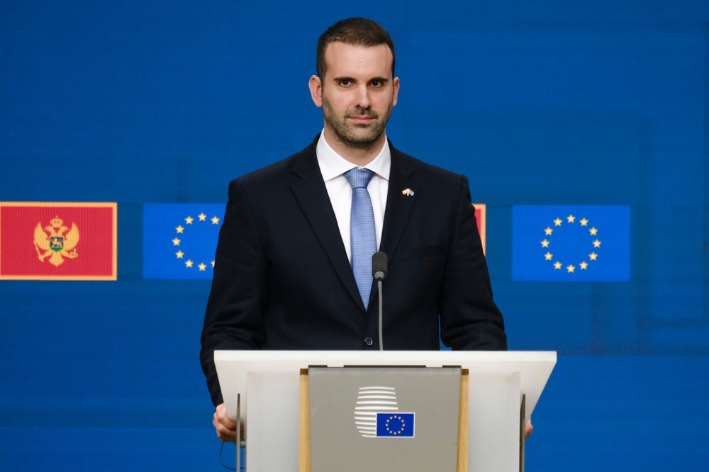 Budú pracovať o hodinu menej. Európska krajina robí zmeny Budú pracovať o hodinu menej. Európska krajina robí zmeny