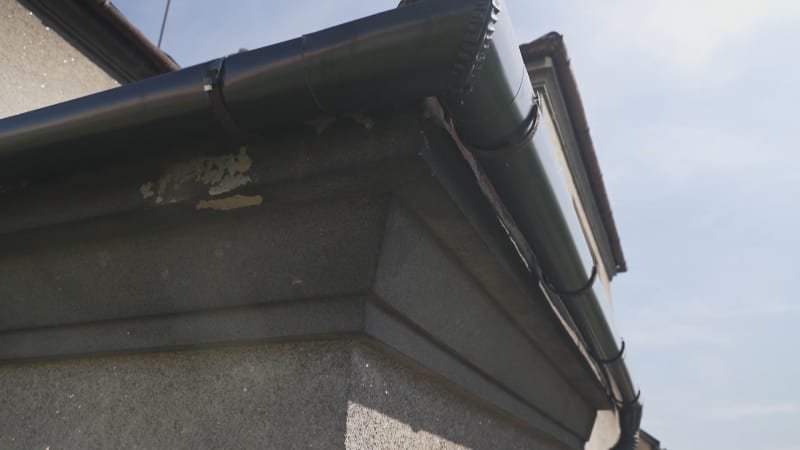 policie varuje před podvodníky s okapy. seniorku z ostravy připravili o peníze na pohřeb Policie varuje před podvodníky s okapy. Seniorku z Ostravy připravili o peníze na pohřeb