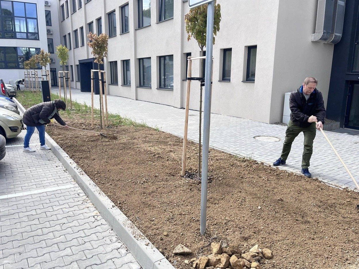 Čistenie okolia pod záštitou envirofestu v starej turej Čistenie okolia pod záštitou EnvirofeSTu v Starej Turej