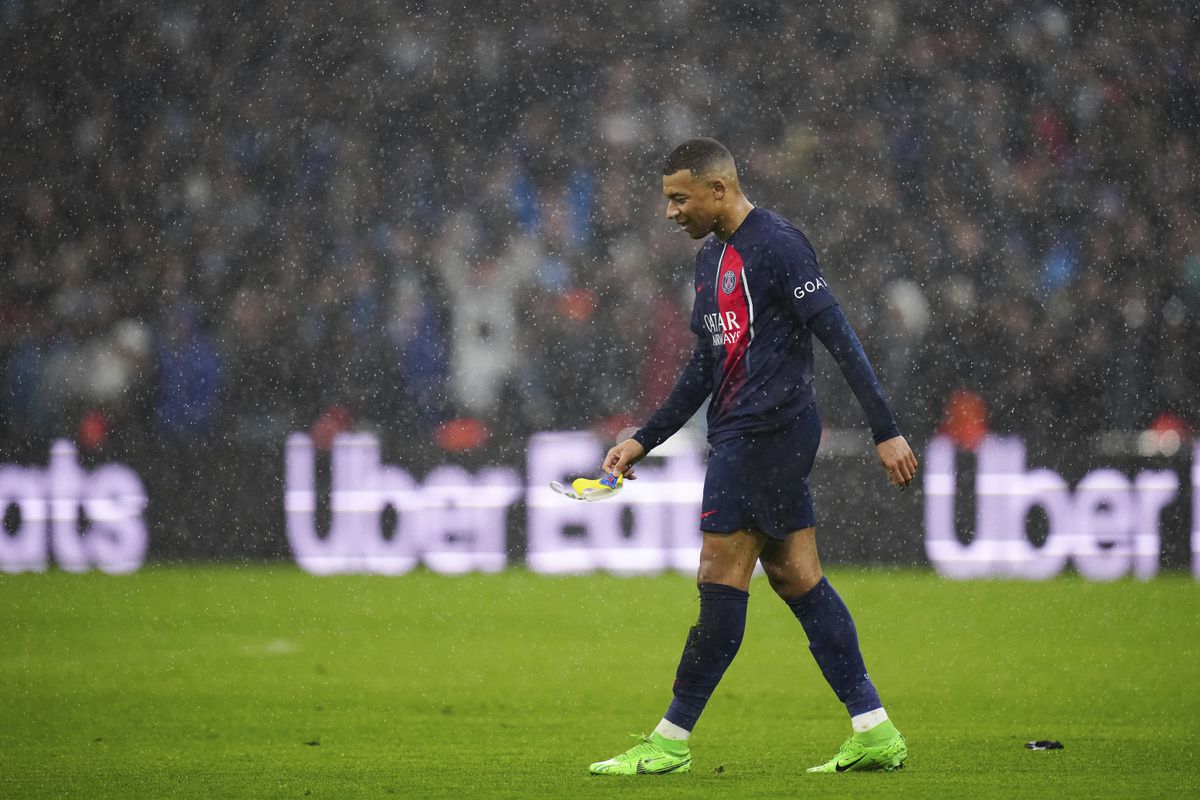 Tréner PSG stiahol z ihriska Mbappého: Nerozumiete? Je mi to jedno