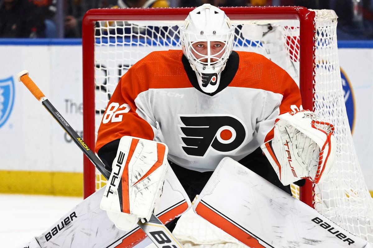 Do Ruska sa nevráti. Philadelphia predĺžila kontrakt s brankárom Fedotovom