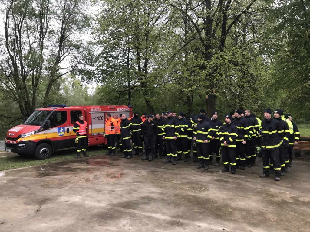 dobrovoľné hasičské zbory mesta Žilina absolvovali taktické cvičenie vo vraní Dobrovoľné hasičské zbory mesta Žilina absolvovali taktické cvičenie vo Vraní
