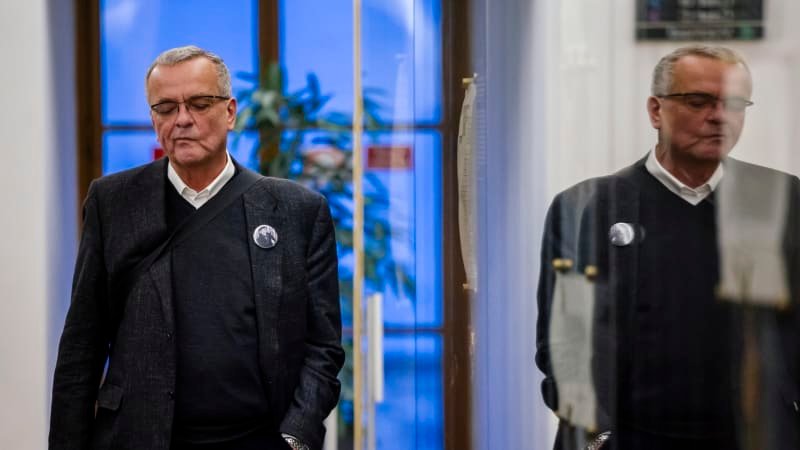 kalousek si střílí z lidovců i ovocnářů: právě jsem se vrátil z mé ananasové plantáže. vše zmrzlo Kalousek si střílí z lidovců i ovocnářů: Právě jsem se vrátil z mé ananasové plantáže. Vše zmrzlo