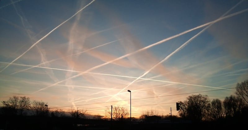 l. d. johnson: konšpirácie o chemtrails sa stali realitou: korporátne médiá prezentujú geoinžinierstvo ako riešenie klimatickej zmeny L. D. Johnson: Konšpirácie o chemtrails sa stali realitou: Korporátne médiá prezentujú geoinžinierstvo ako riešenie klimatickej zmeny