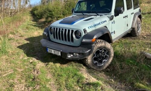 TEST: Jeep Wrangler s hybridem se drží svého kopyta. Uspěje i jinde než v kamenolomu