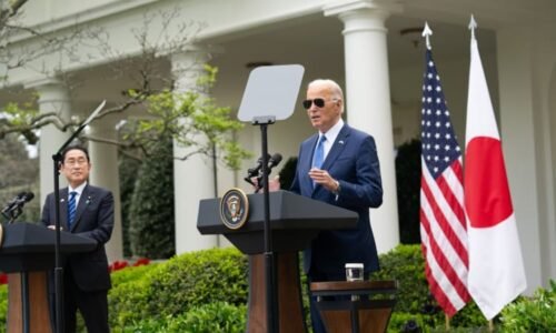 „Já žiju ve 20. století.“ Joe Biden se opět přeřekl. Na klíčovém americko-japonském summitu