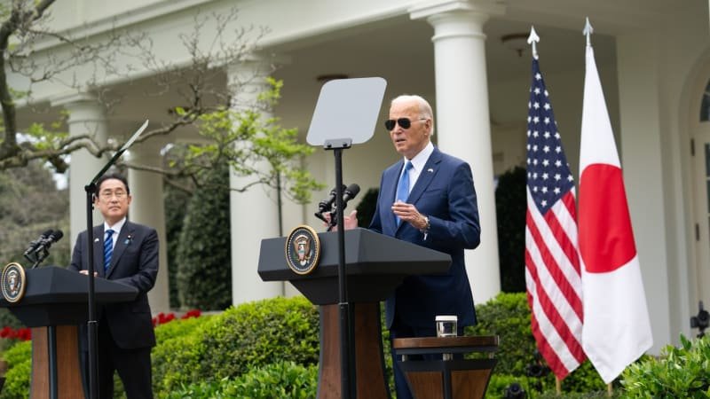 „já žiju ve 20. století.“ joe biden se opět přeřekl. na klíčovém americko japonském summitu „Já žiju ve 20. století.“ Joe Biden se opět přeřekl. Na klíčovém americko-japonském summitu