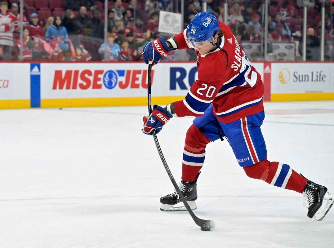 slováci v nhl slafkovský vymyslel dokonalú prihrávku, pospíšil mal na hokejke gól po unikátnej akcii Slováci v NHL Slafkovský vymyslel dokonalú prihrávku, Pospíšil mal na hokejke gól po unikátnej akcii