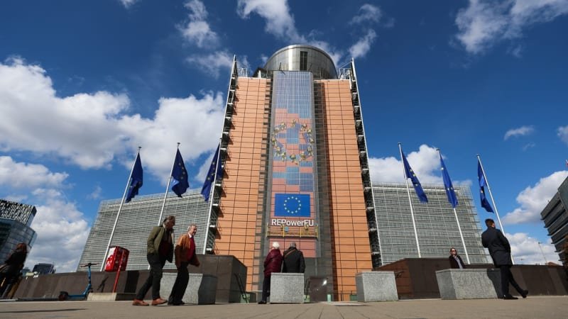 Evropská komise uvolnila pro Česko dotace za 702 milionů eur na zmírnění hospodářské krize