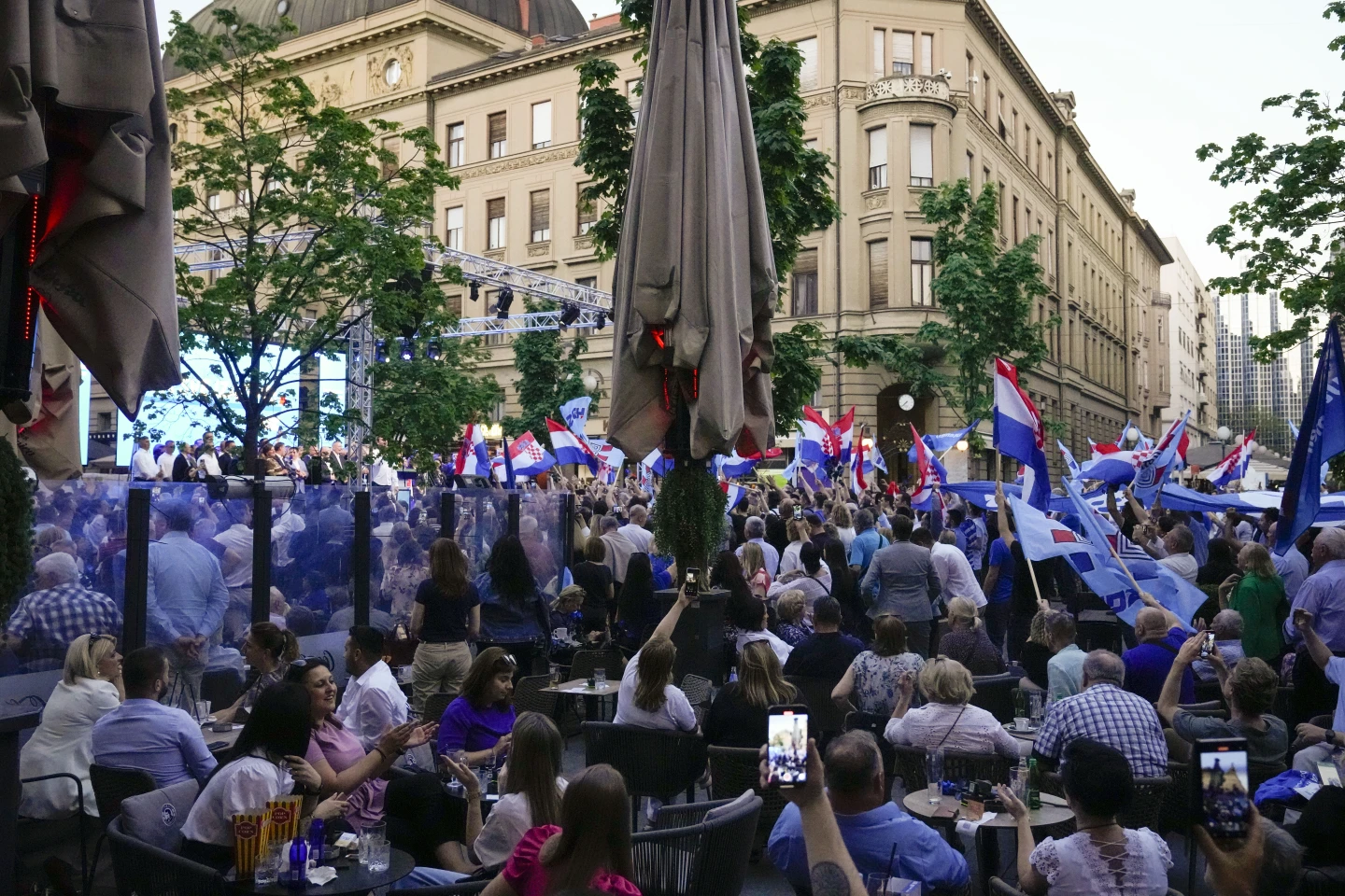 ap: výsledok parlamentných volieb v chorvátsku môže ovplyvniť prozápadné smerovanie krajiny AP: Výsledok parlamentných volieb v Chorvátsku môže ovplyvniť prozápadné smerovanie krajiny