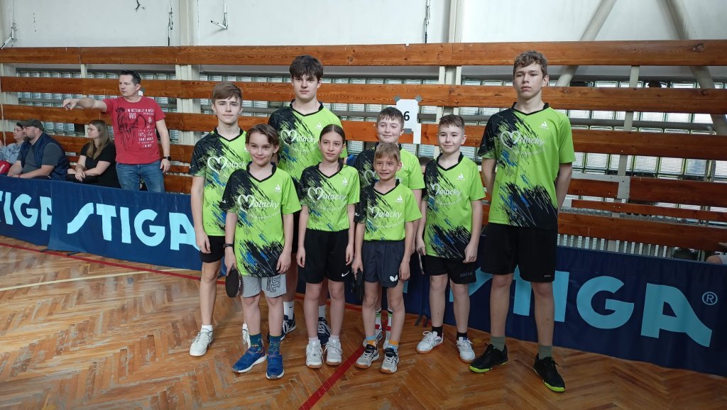 Stolnotenisová mládež boduje Stolnotenisová mládež boduje