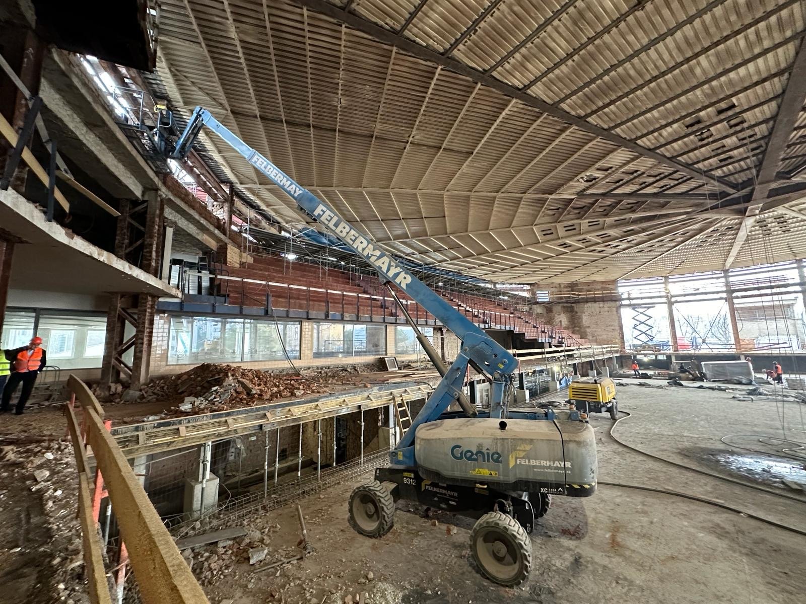 stavba národného olympijského centra plaveckých športov v košiciach vraj nejde úplne podľa pôvodného plánu Stavba Národného olympijského centra plaveckých športov v Košiciach vraj nejde úplne podľa pôvodného plánu