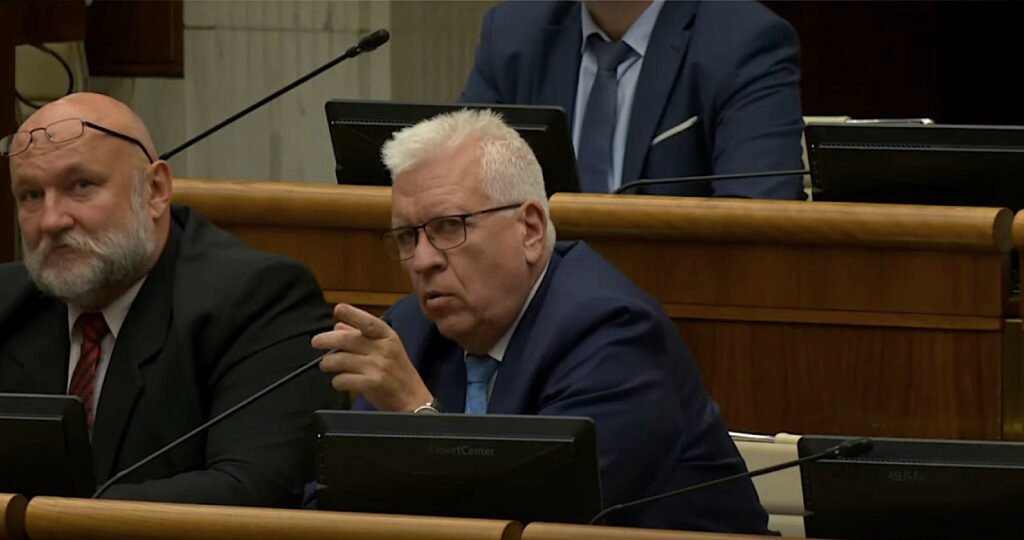 video: mimovládkari z progresívneho slovenska budujú totalitu s prívlastkom liberálna demokracia VIDEO: Mimovládkari z Progresívneho Slovenska budujú totalitu s prívlastkom liberálna demokracia