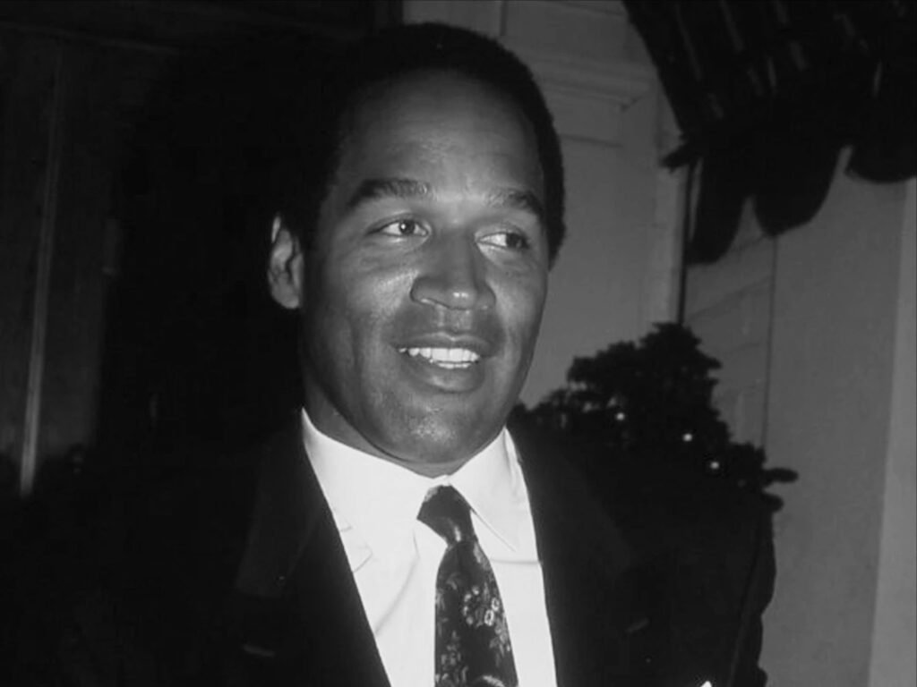 oj simpson je mŕtvy. z jeho procesu za vraždu bývalej manželky sa stal mediálny cirkus OJ Simpson je mŕtvy. Z jeho procesu za vraždu bývalej manželky sa stal mediálny cirkus