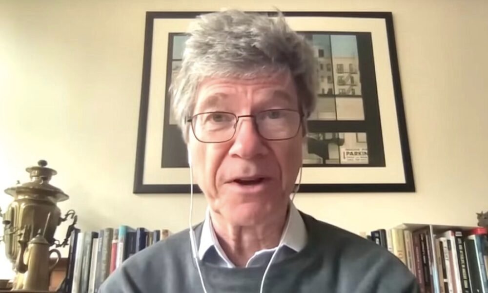 VIDEO: Profesor Jeffrey Sachs obvinil Fialovu vládu zo snahy eskalovať konflikt s Ruskom a ocenil slovenského ministra zahraničia Blanára za jeho stretnutie so šéfom ruskej diplomacie Lavrovom. 
