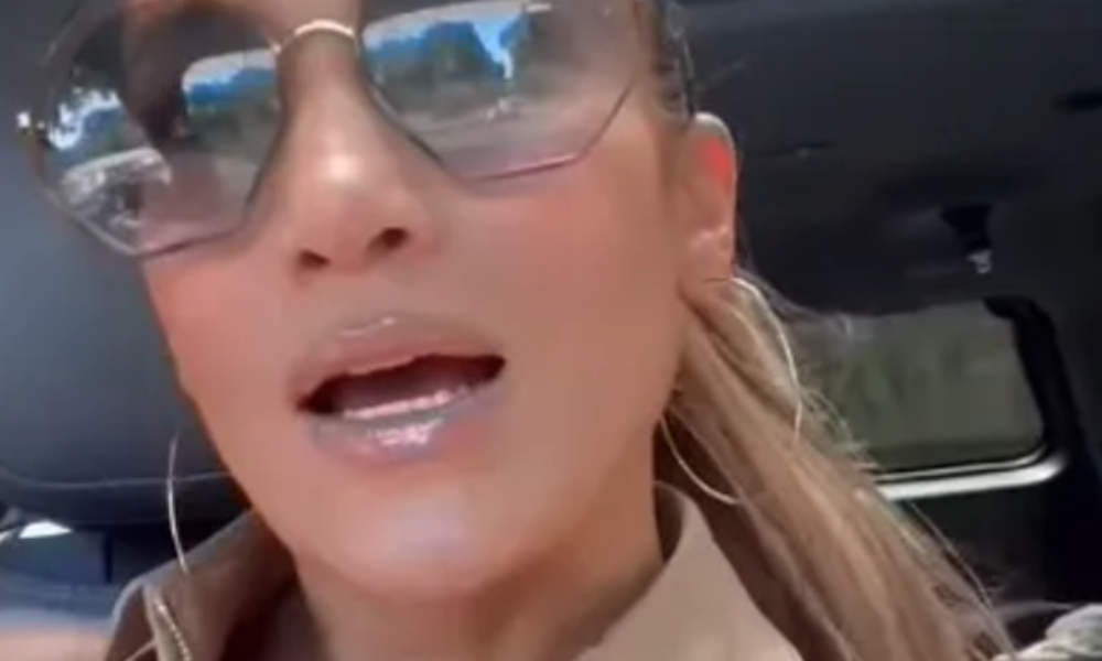 Odvážne nechty Jennifer Lopez budú hitom tejto jari. Ženy sa do nich zbláznili