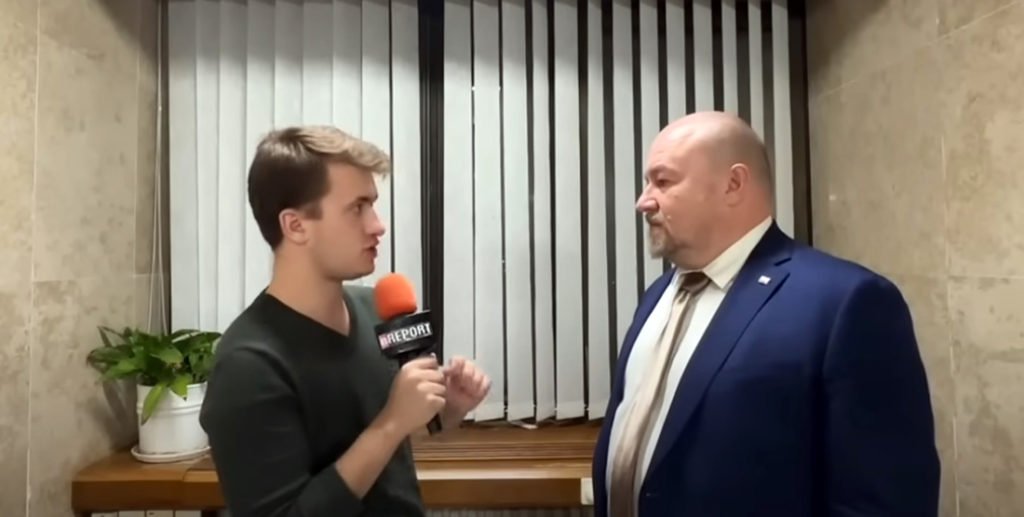 huliak: ekológovia hojsík s wiezikom sa dvakrát do týždňa vozia na prúdových lietadlách do a z bruselu Huliak: ekológovia Hojsík s Wiezikom sa dvakrát do týždňa vozia na prúdových lietadlách do a z Bruselu