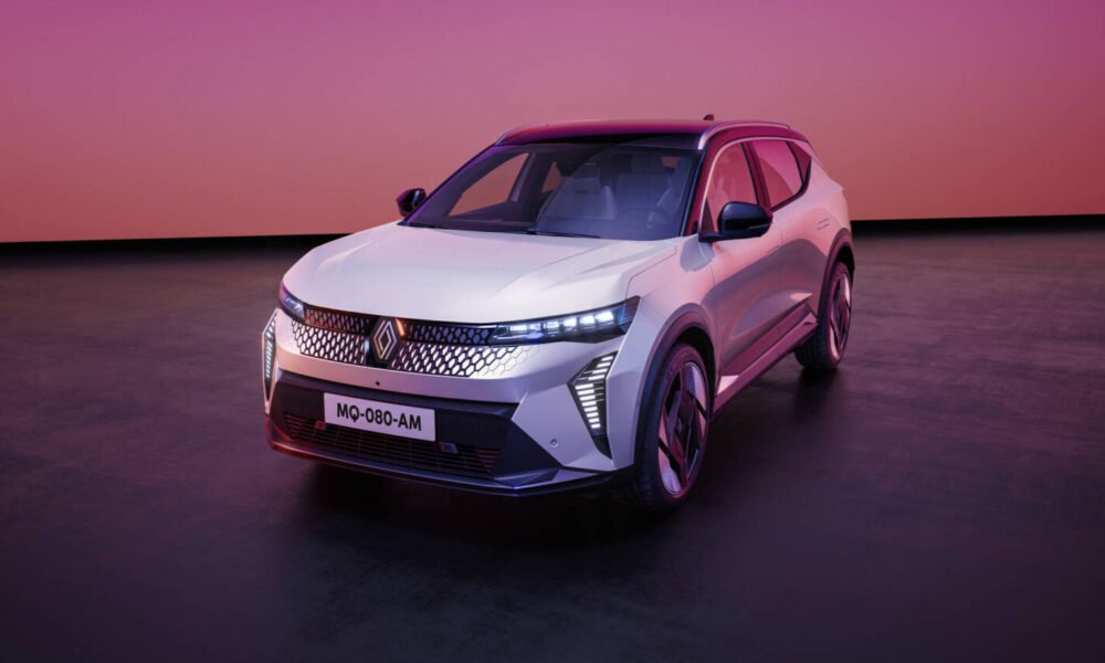 OD MEGANE SCENIC PO SCENIC E-TECH ELECTRIC, PÄŤ GENERÁCIÍ ZRODENÝCH V DOUAI