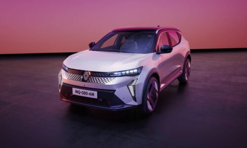 OD MEGANE SCENIC PO SCENIC E-TECH ELECTRIC, PÄŤ GENERÁCIÍ ZRODENÝCH V DOUAI