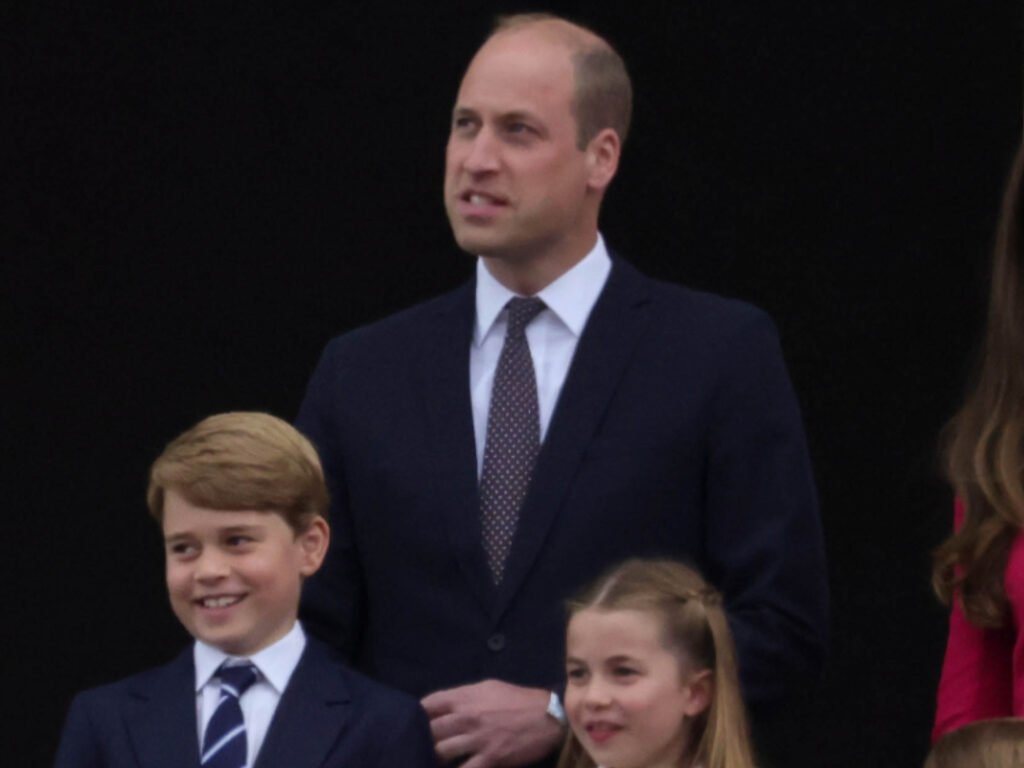 princ william vzal princa georgea na pánsku jazdu. chlapec za krátky čas veľmi vyrástol Princ William vzal princa Georgea na pánsku jazdu. Chlapec za krátky čas veľmi vyrástol