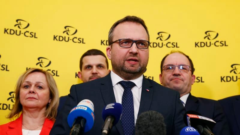 Politolog: Lidovcům bere voliče hnutí ANO. O budoucnosti strany rozhodne říjnový sněm Politolog: Lidovcům bere voliče hnutí ANO. O budoucnosti strany rozhodne říjnový sněm
