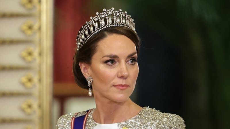 Zděšení kvůli portrétu princezny Kate. Tu příšernost kreslilo osmileté dítě? ptají se lidé Zděšení kvůli portrétu princezny Kate. Tu příšernost kreslilo osmileté dítě? ptají se lidé